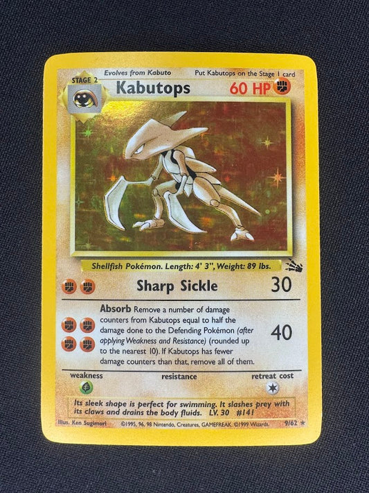 Front view of the Kabutops 9/62 Holo Rare – Fossil Pokémon Card – Near Mint / Light Play.